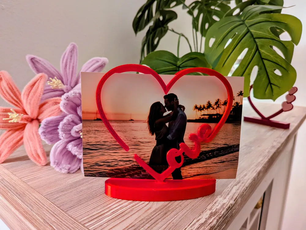 ستاند ديكور أنيق بتصميم قلب يحمل صورة خاصة - الصورة 3