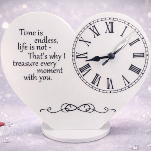 ساعة ديكور أنيقة بتصميم قلب مميز