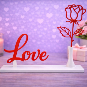 مجسم Love مع وردة وفازة