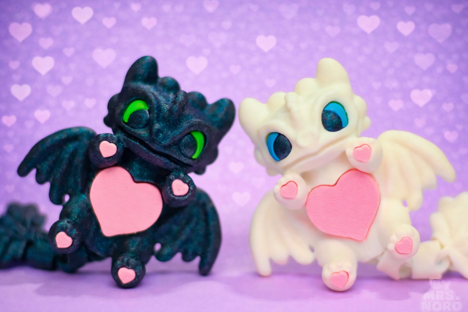 قطعة ديكور/ميدالية أنيقة بتصميم صغير ومرتب