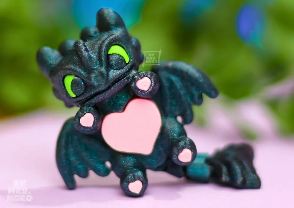 قطعة ديكور/ميدالية أنيقة بتصميم صغير ومرتب - الصورة 4