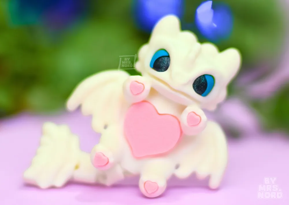 قطعة ديكور/ميدالية أنيقة بتصميم صغير ومرتب - الصورة 5